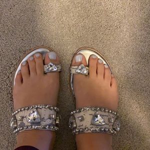Vince camuto sandals size 9